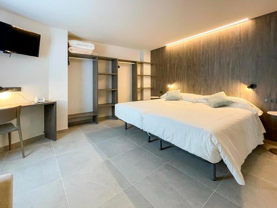 Hotel Quatre Llunes Santa Pola Εξωτερικό φωτογραφία